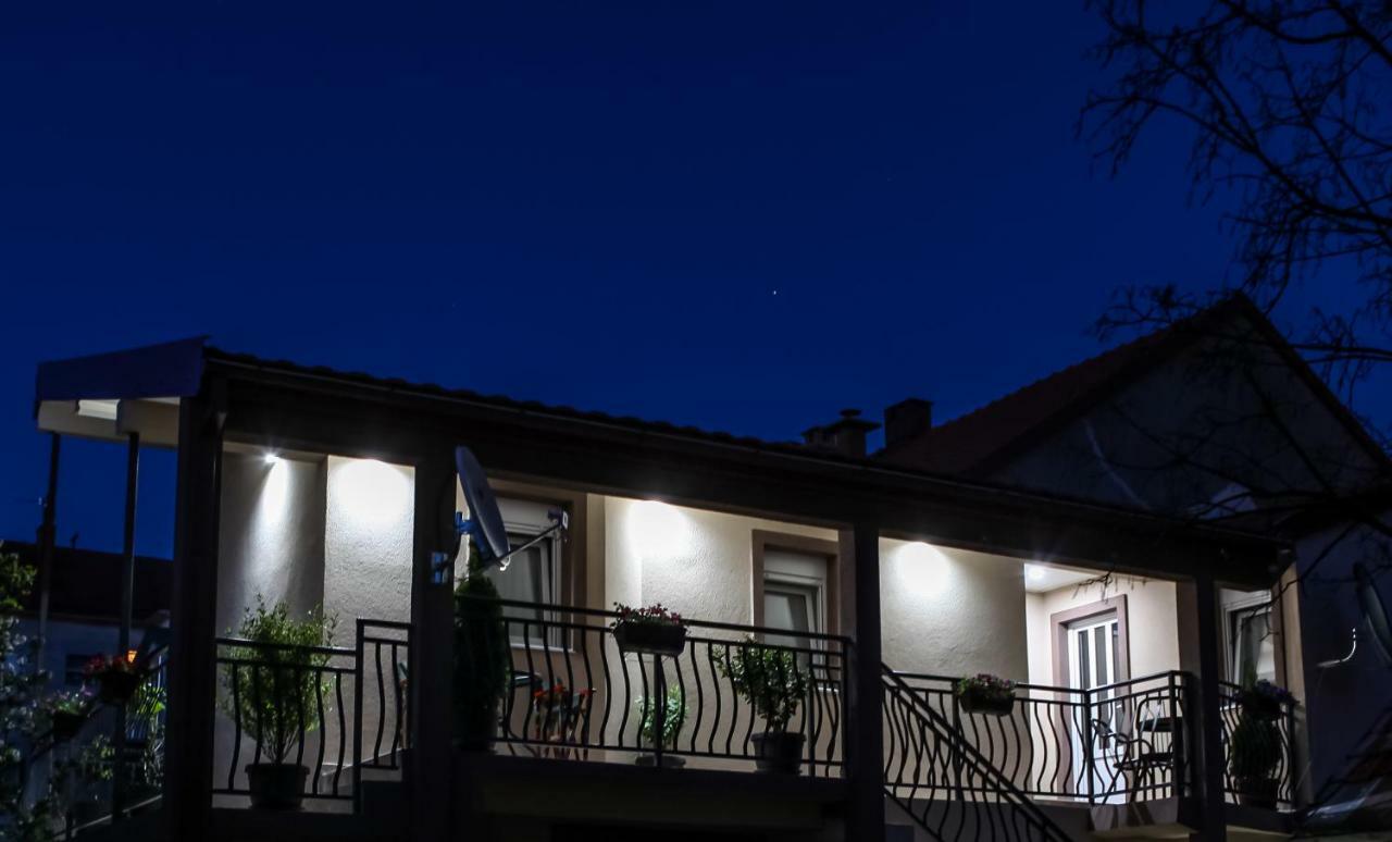 Apartman Kaca Цетинє Екстер'єр фото