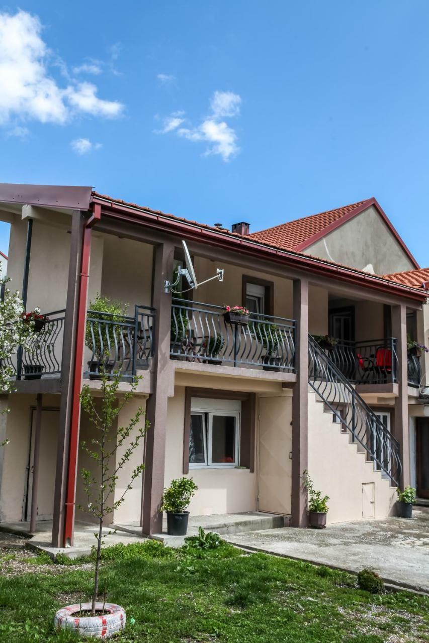 Apartman Kaca Цетинє Екстер'єр фото